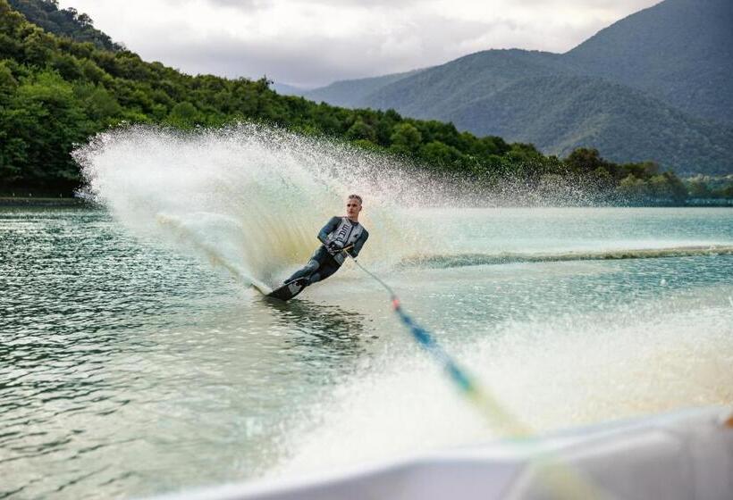 هتل Kvareli Lake Resort