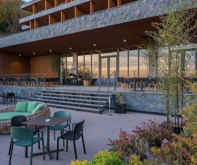 هتل Kvareli Lake Resort