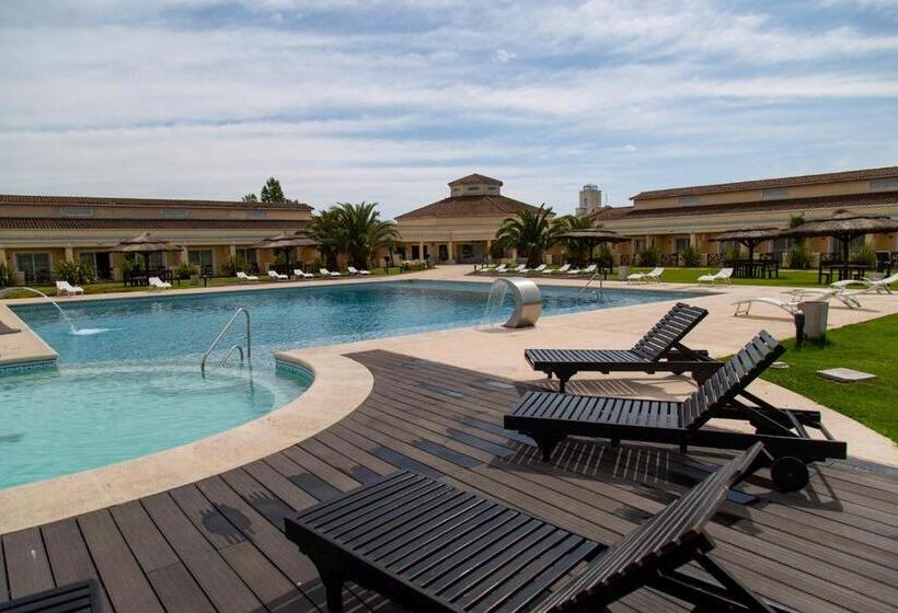 בית מלון כפרי Melincue Casino & Resort