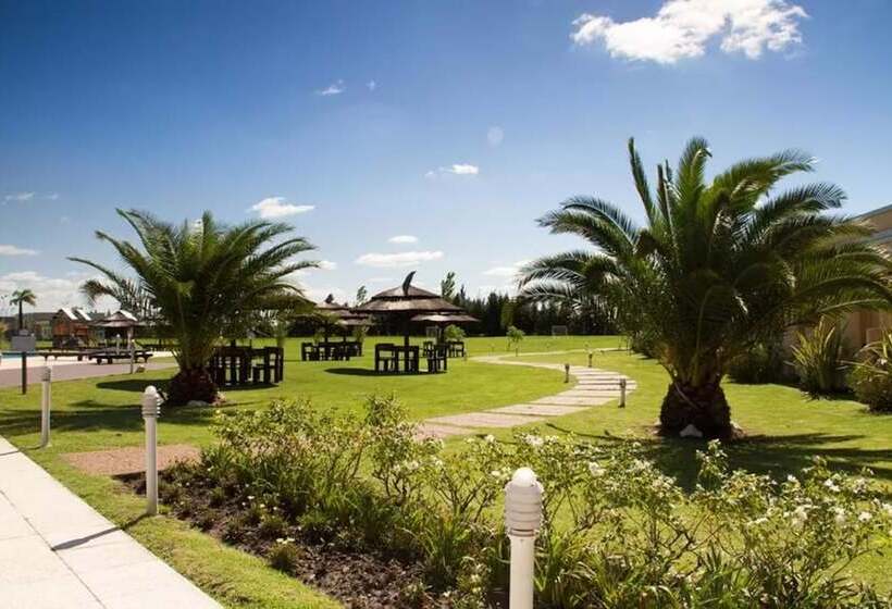 בית מלון כפרי Melincue Casino & Resort