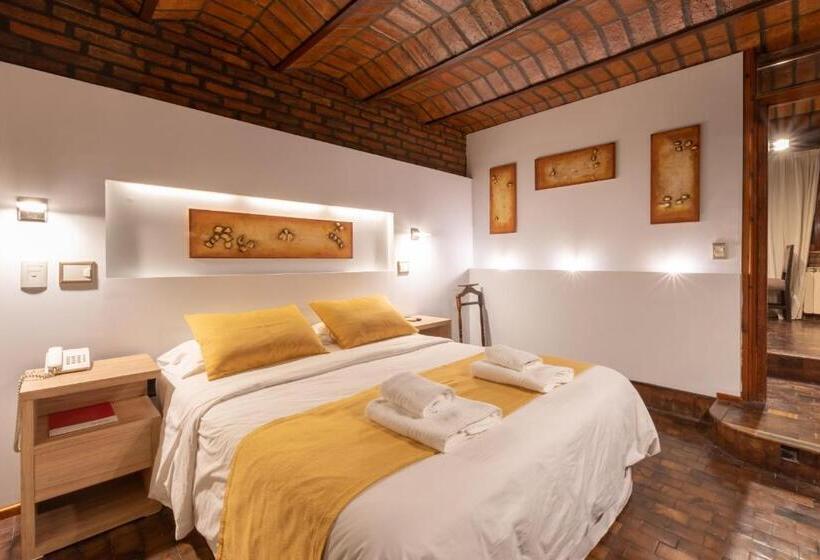 هتل Portal Del Lago