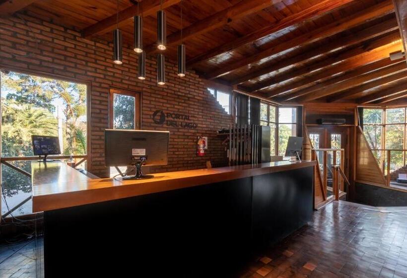 호텔 Portal Del Lago