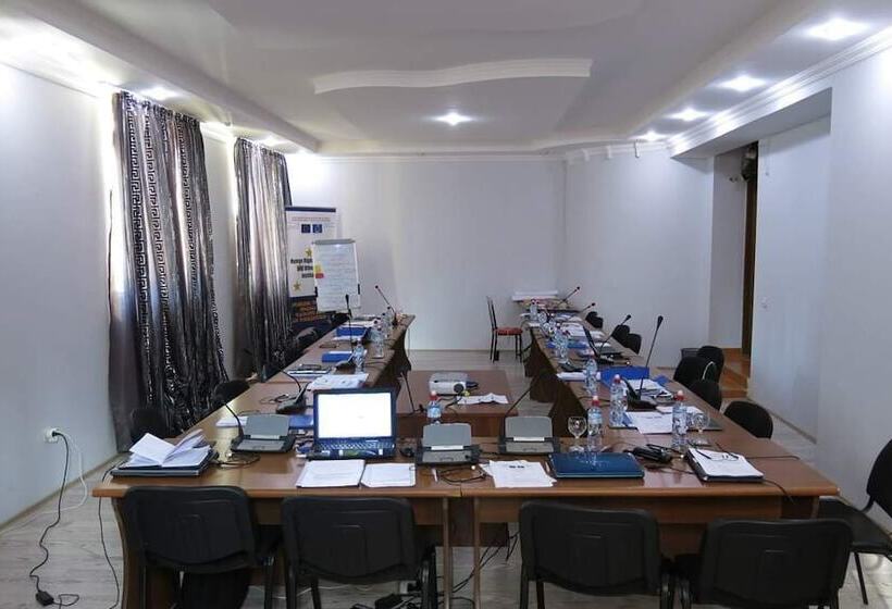 هتل Villa Vita Bakuriani