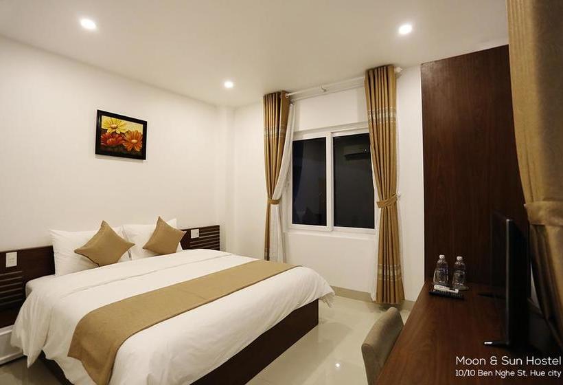 هاستل Moon & Sun