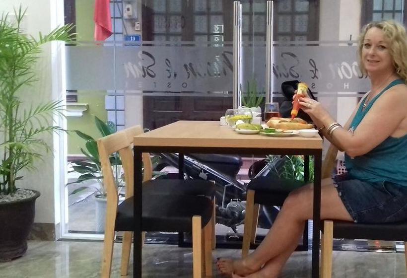 هاستل Moon & Sun