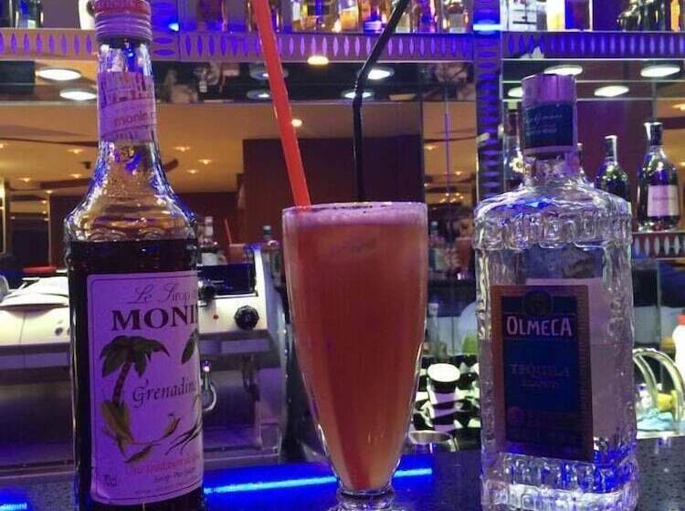 استراحتگاه Villa Palace