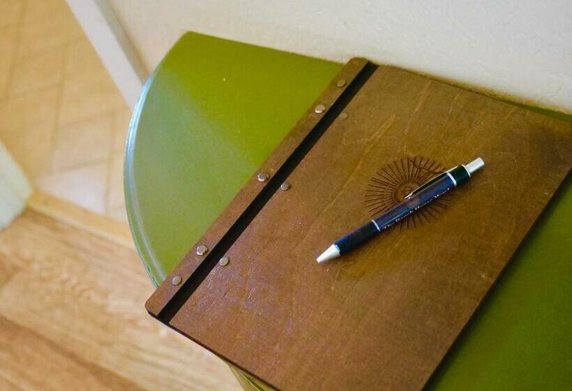 ユースホステル The Cedar Room   The Ranch House Motel