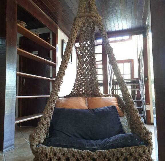 Casa Camburi   Hostel