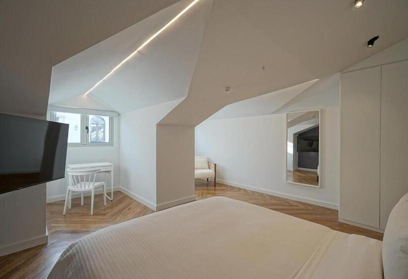 Casa Contemporánea By Wynwood House