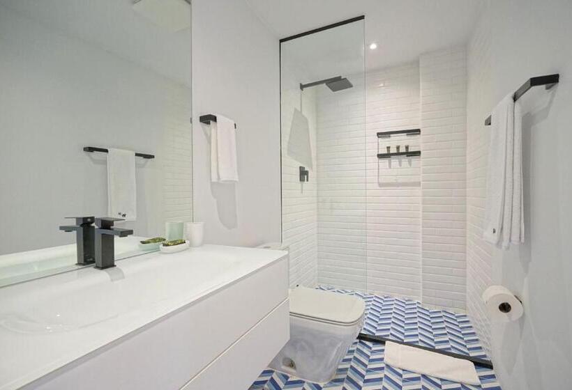 Casa Contemporánea By Wynwood House