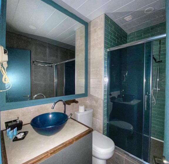 Etta S Sea Front Apt #410