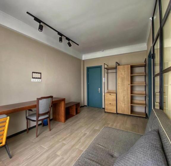 Etta S Sea Front Apt #410