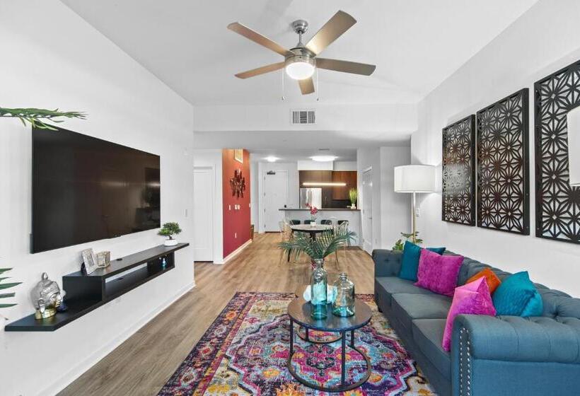 Fairfax District Chic City Oasis 2 Br Apt With Den 136