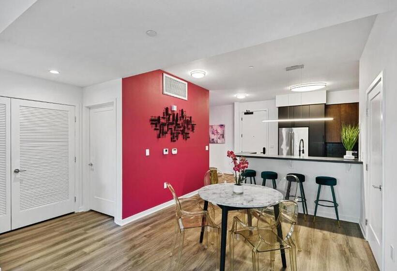 Fairfax District Chic City Oasis 2 Br Apt With Den 136