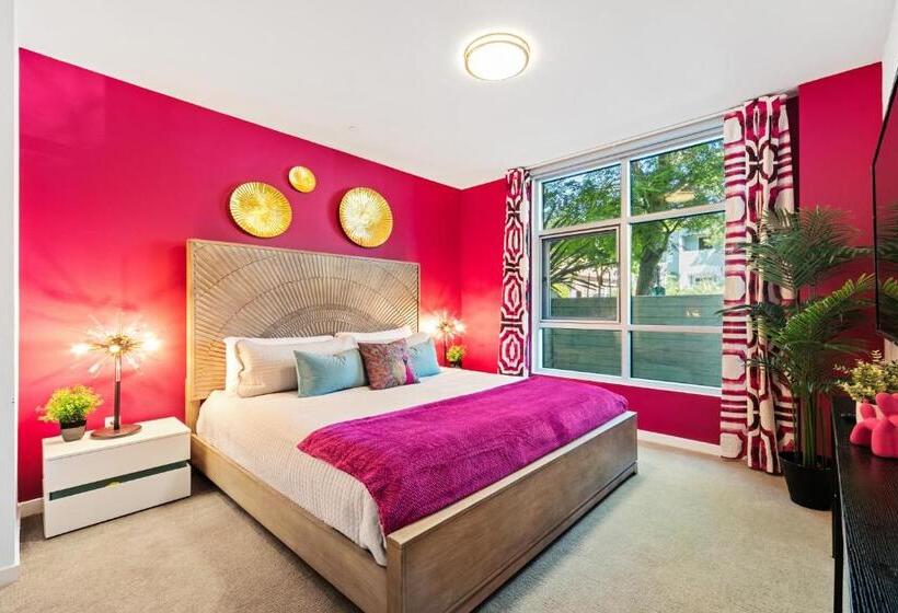 Fairfax District Chic City Oasis 2 Br Apt With Den 136