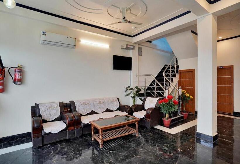 Отель Trihans Mantion