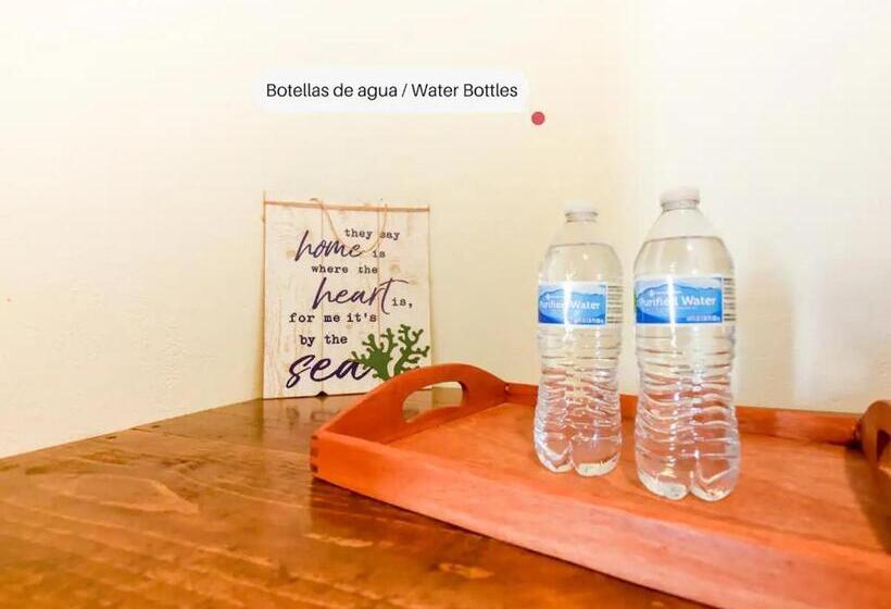 Отель Habitación Doble Playa Bonita Calle 13 Bar. Wow