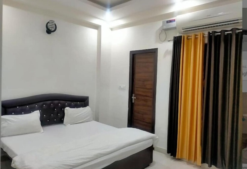 בית מלון כפרי Krishna Cottage, Vrindavan