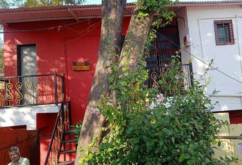 ホテル Oyo Laxmi Cottage