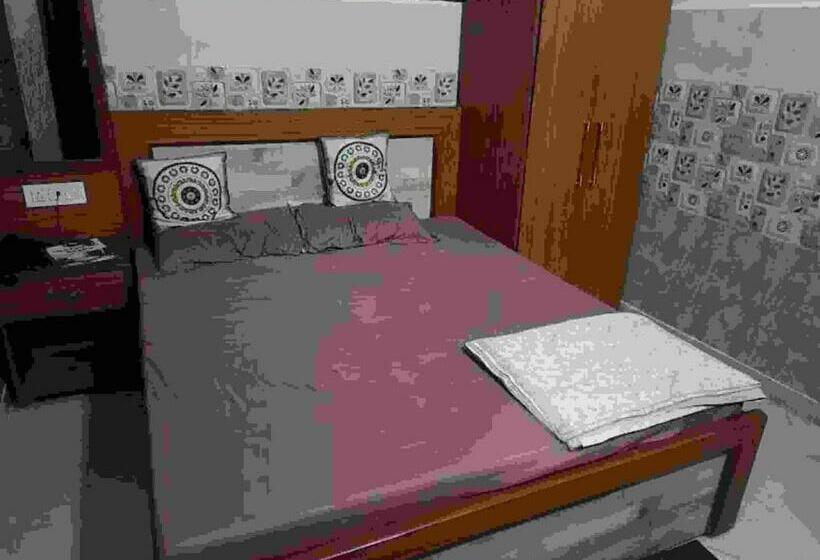 ホテル Spot On Om Fort Inn