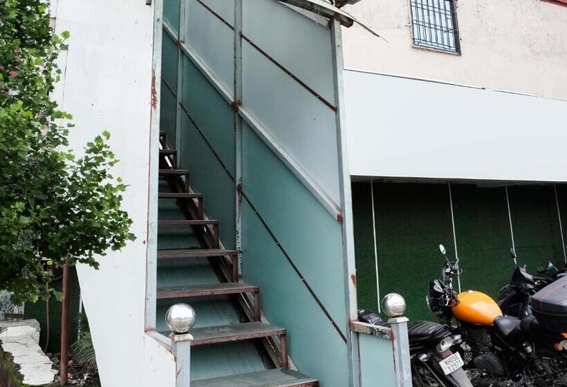 酒店 Spot On Chandramukhi Lodging & Bording