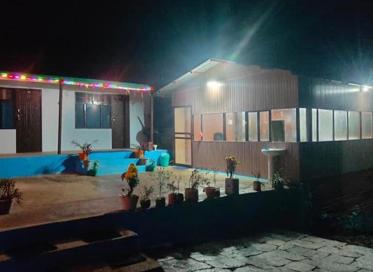 בית מלון כפרי The Himalayan View Resort