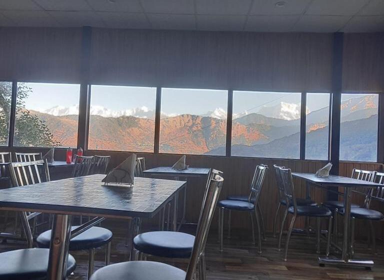 בית מלון כפרי The Himalayan View Resort