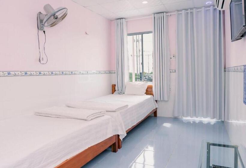 مُتل Phương Tú Hostel