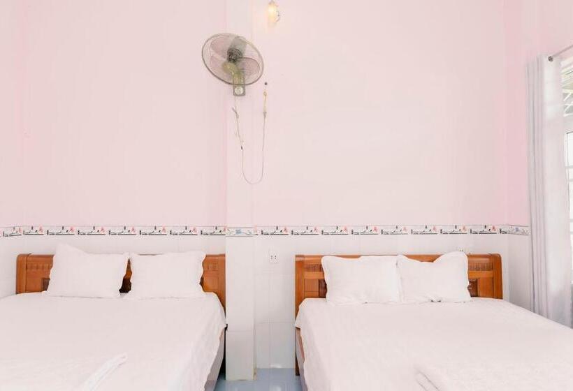 مُتل Phương Tú Hostel