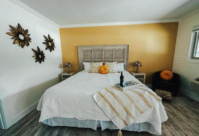 Woody Mountain Bed & Breakfast