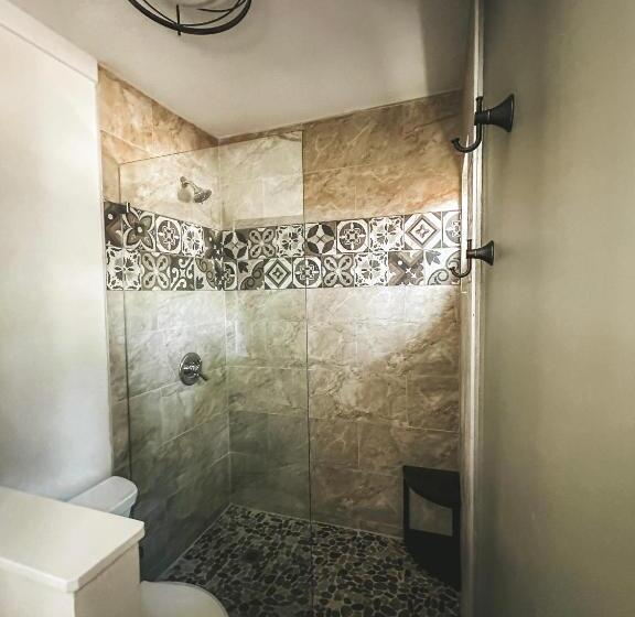 Woody Mountain Bed & Breakfast