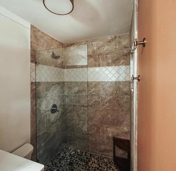 Woody Mountain Bed & Breakfast