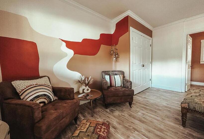 Woody Mountain Bed & Breakfast