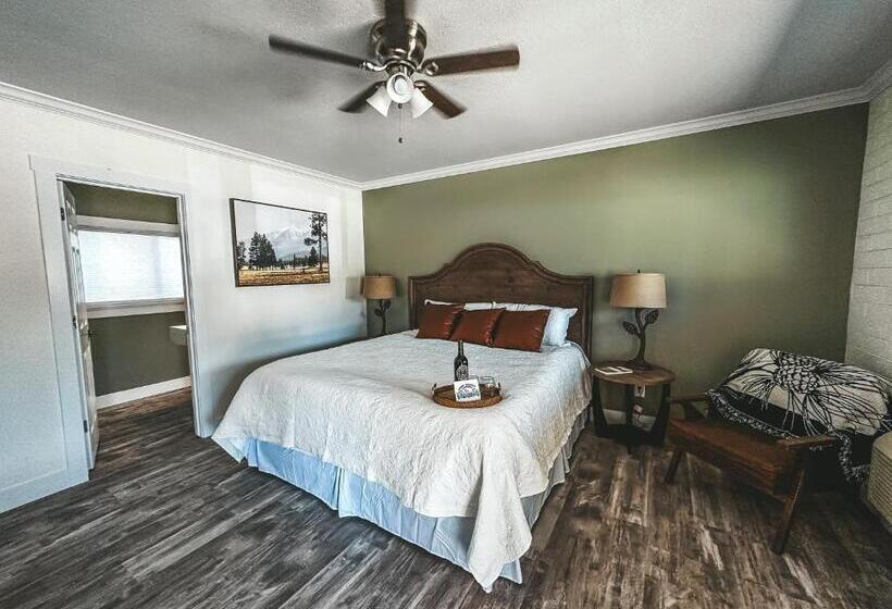 Woody Mountain Bed & Breakfast