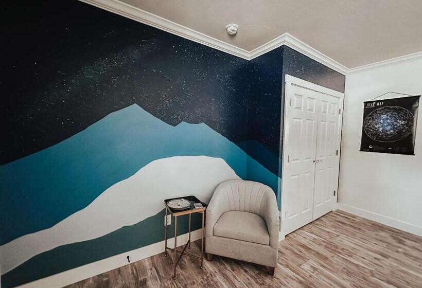 Woody Mountain Bed & Breakfast