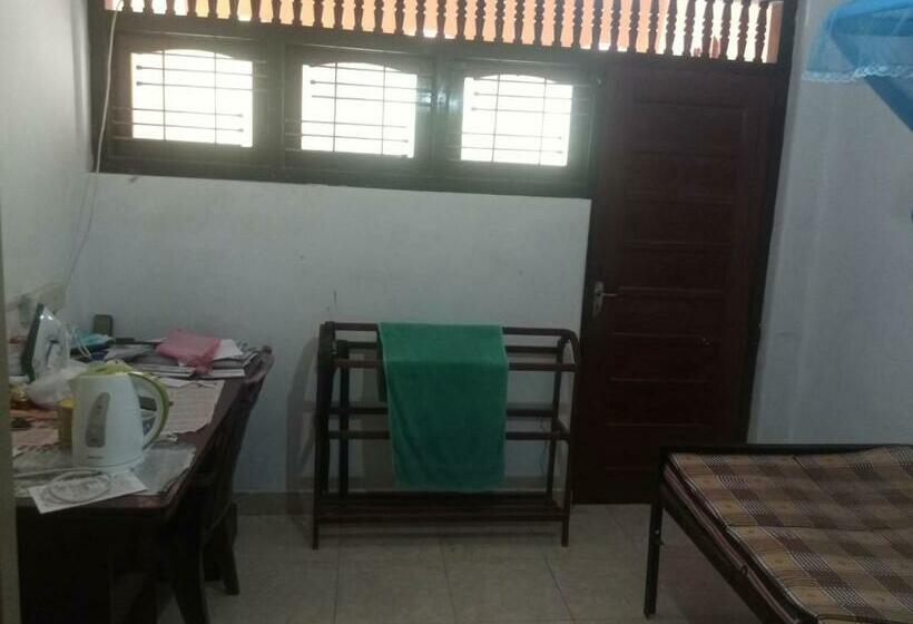 فندق صغير Eecs Accommodation