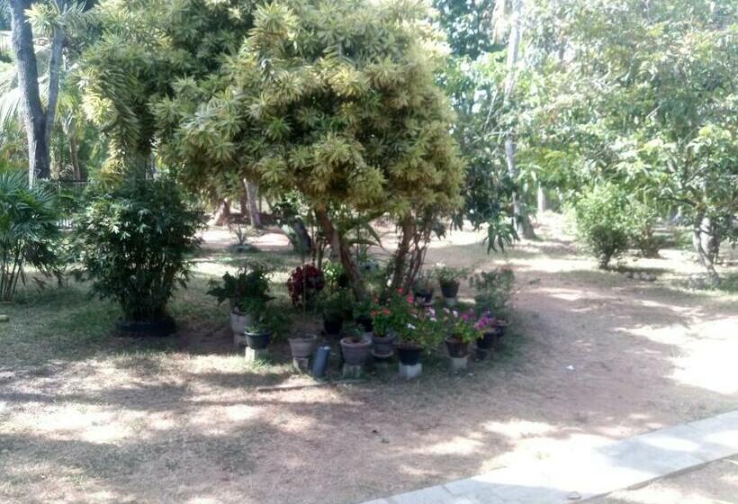 فندق صغير Eecs Accommodation