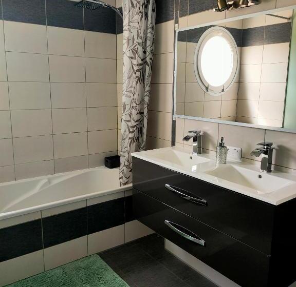 住宿加早餐  Maison Au Calme Chez Djé Et Lucie