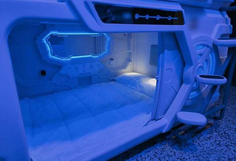 هتل کپسول Capsule Inn Valencia Hostel