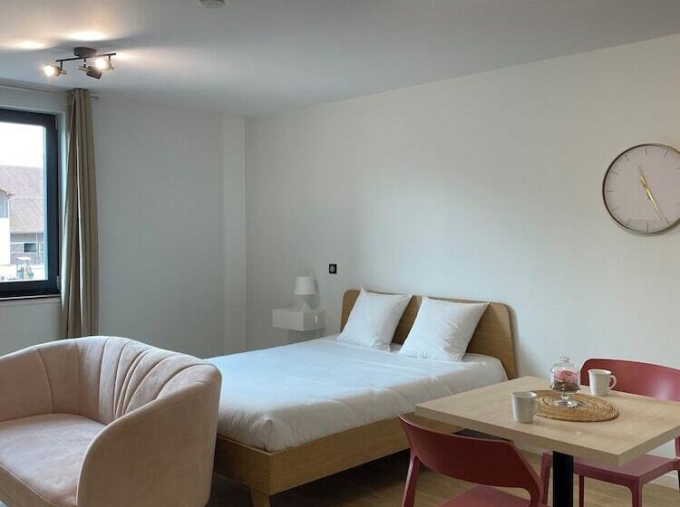 ホテル Hôtel Au Château