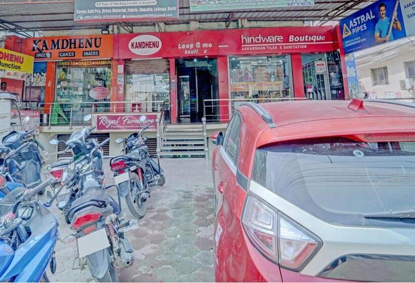 בית מלון כפרי Oyo Flagship Rp Rest House