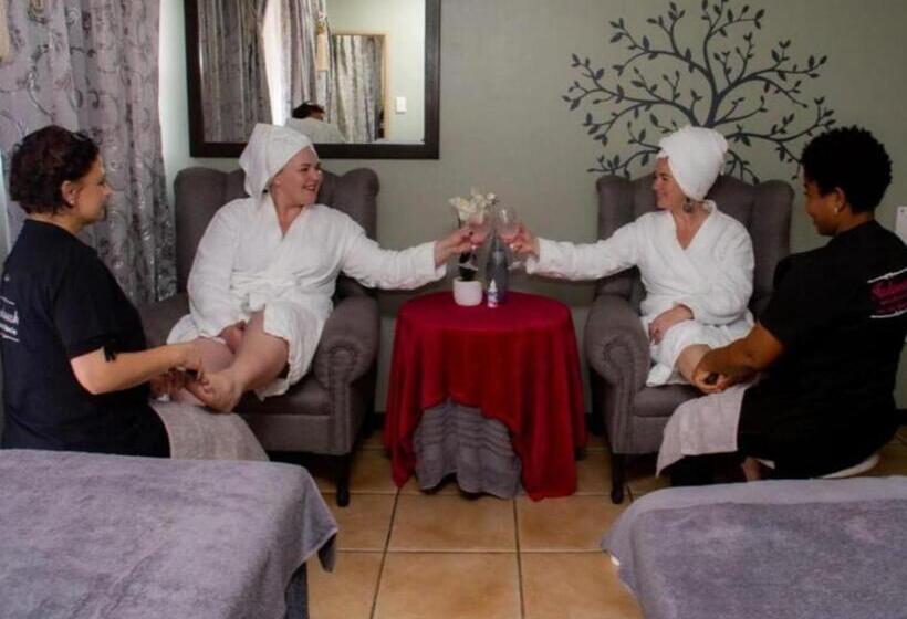 بنسيون 12 On Churchill