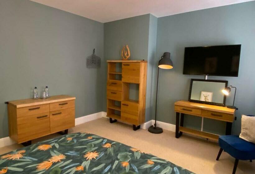 פנסיון Brooklands Guest House