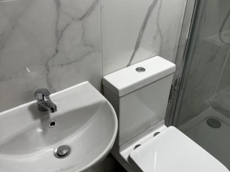 פנסיון Cheetham Hill Guest House