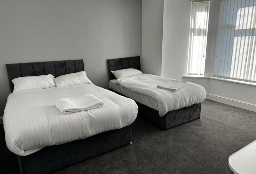 פנסיון Cheetham Hill Guest House