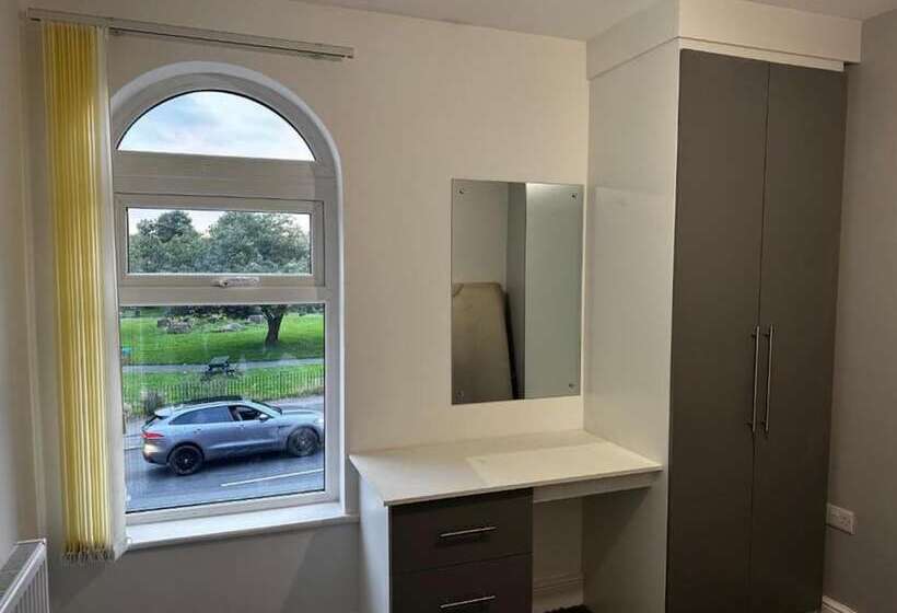 ペンション Cheetham Hill Guest House