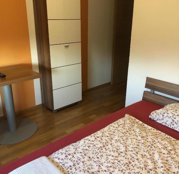 پانسیون Prenočišča Kovač