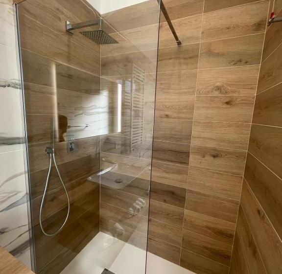 بنسيون Room Corso 219