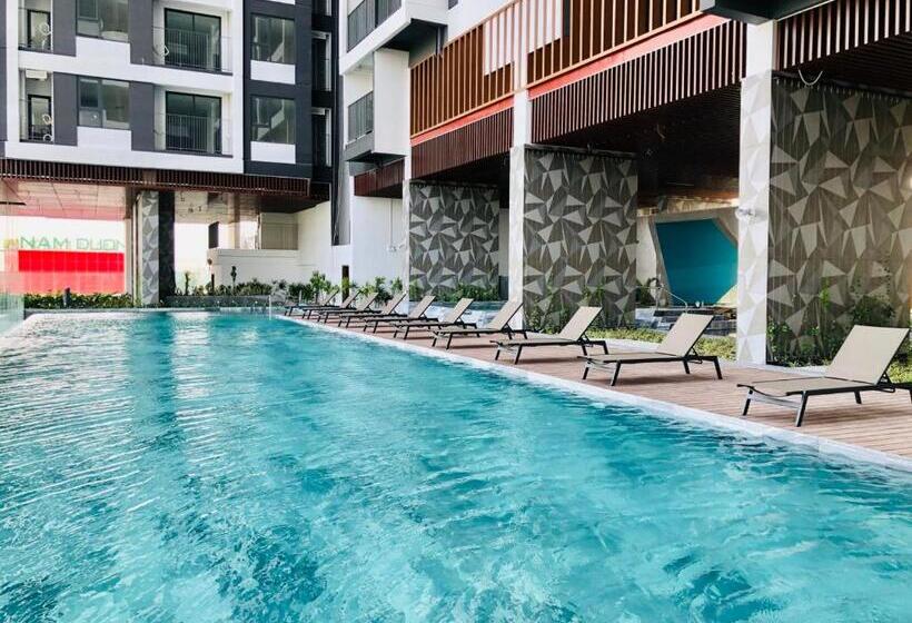 The Emerald Golf View