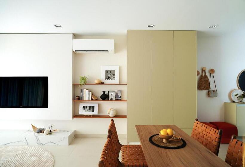 Velea@rose Apple Square